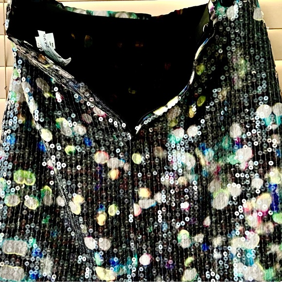 Sequined mini skirt multi/colored with lining and back zipper - Picture 3 of 3
